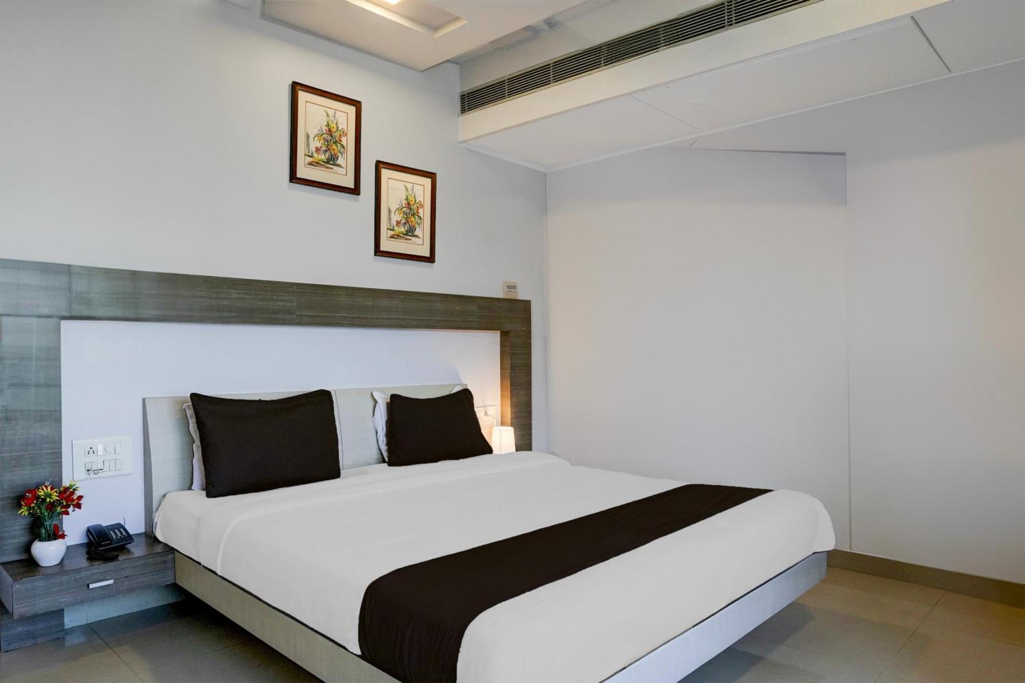Super Collection O Limda Chowk Formerly Hotel Harmony Rajkot Εξωτερικό φωτογραφία