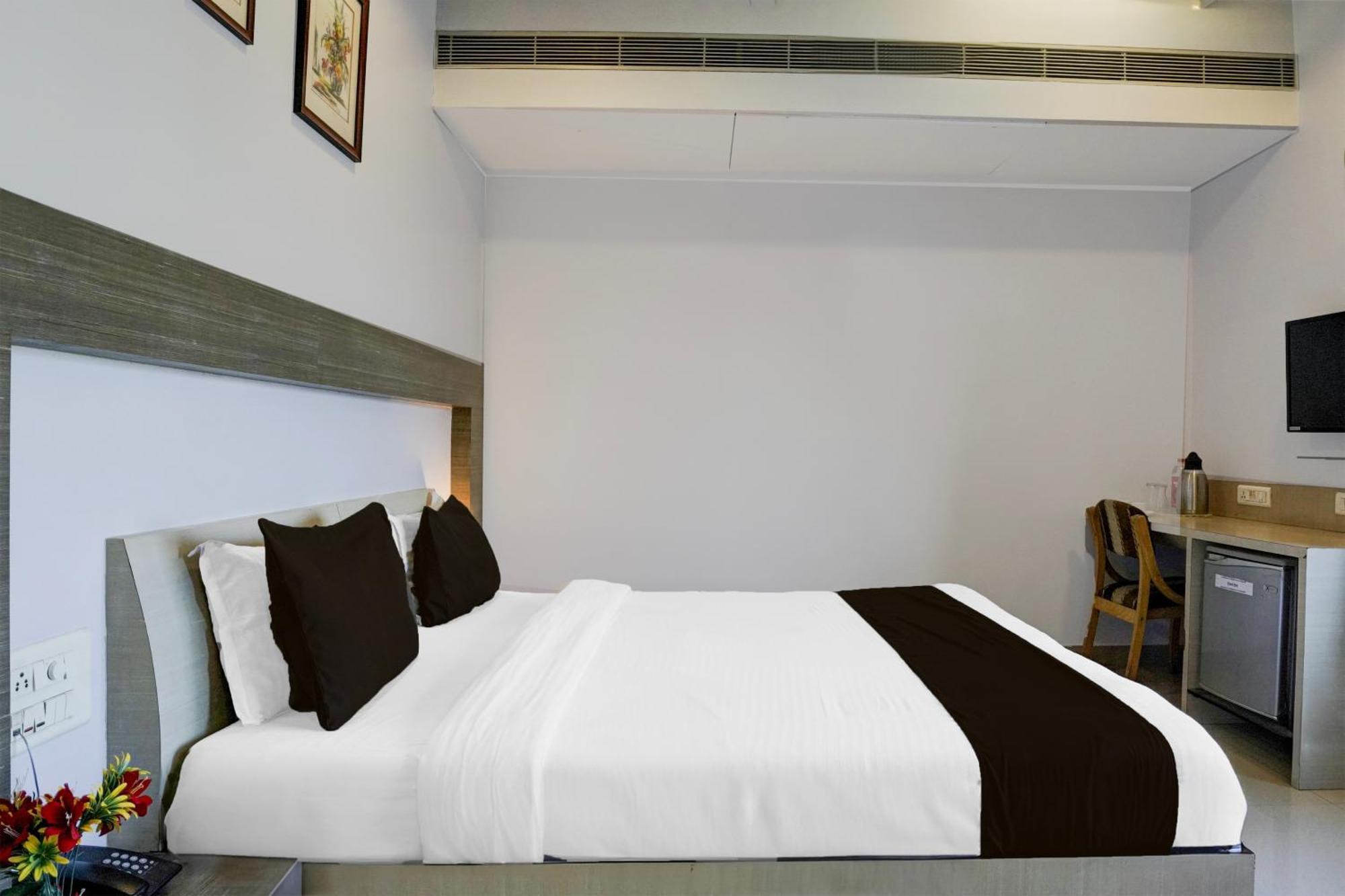 Super Collection O Limda Chowk Formerly Hotel Harmony Rajkot Εξωτερικό φωτογραφία