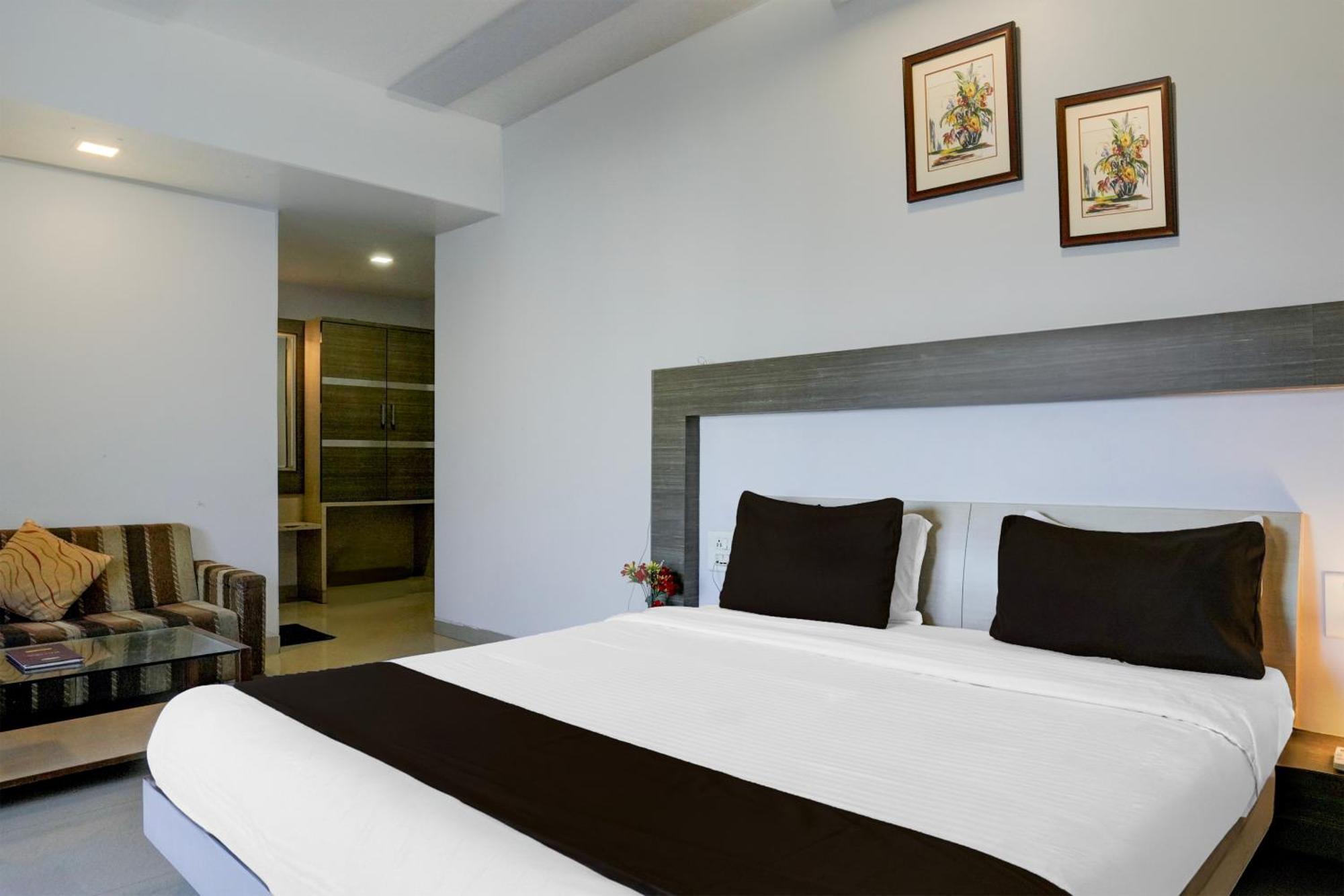 Super Collection O Limda Chowk Formerly Hotel Harmony Rajkot Εξωτερικό φωτογραφία
